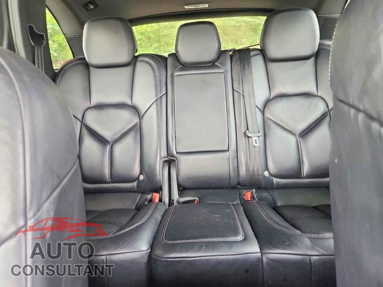 PORSCHE CAYENNE 2016 - WP1AA2A27GKA37928