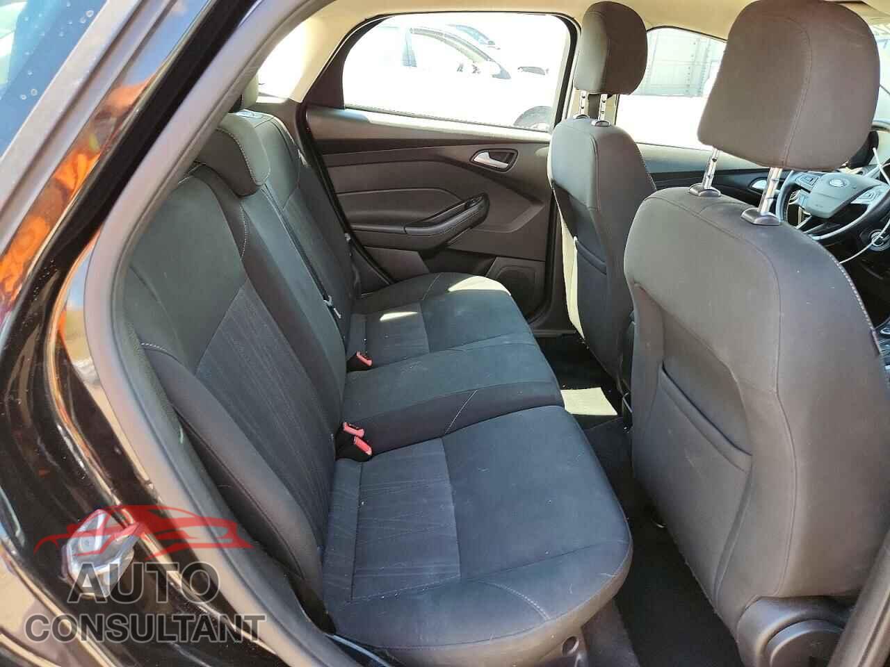 FORD FOCUS 2015 - 1FADP3K2XFL384461