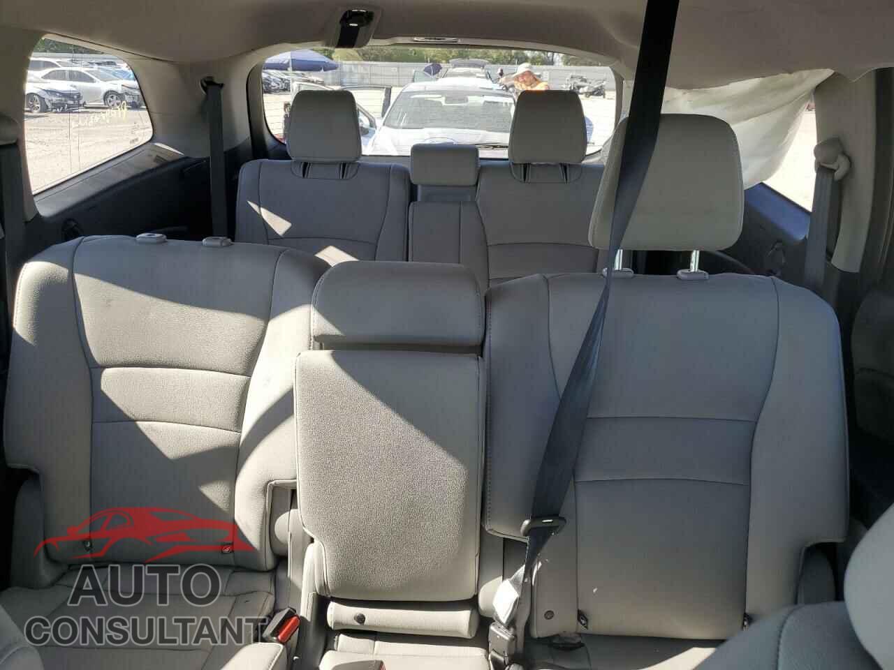 HONDA PILOT 2017 - 5FNYF6H50HB076271