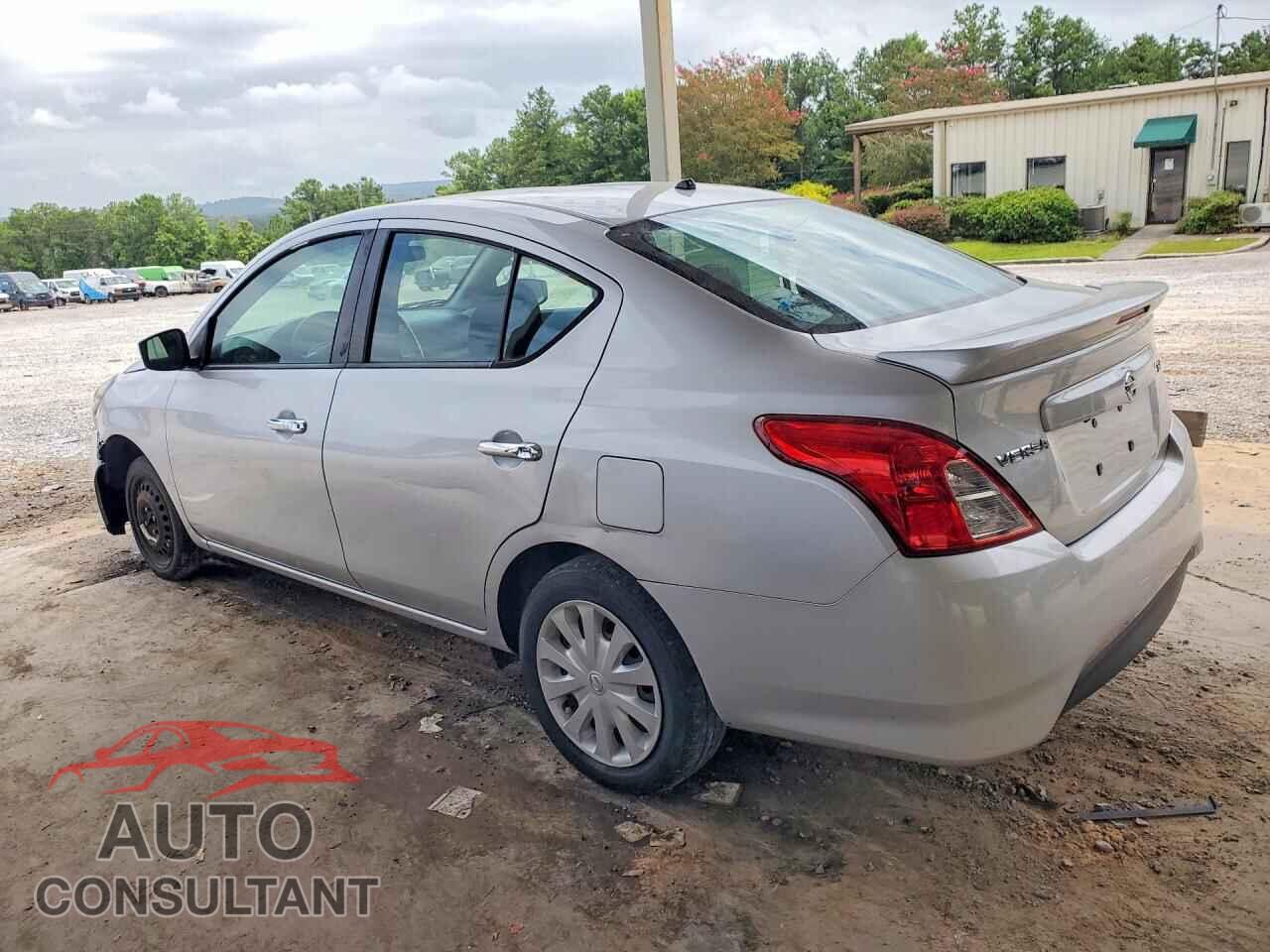 NISSAN VERSA 2019 - 3N1CN7AP3KL813182
