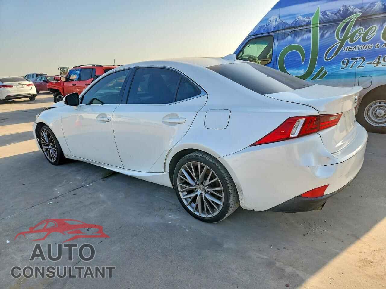 LEXUS IS 2015 - JTHBF1D21F5057018