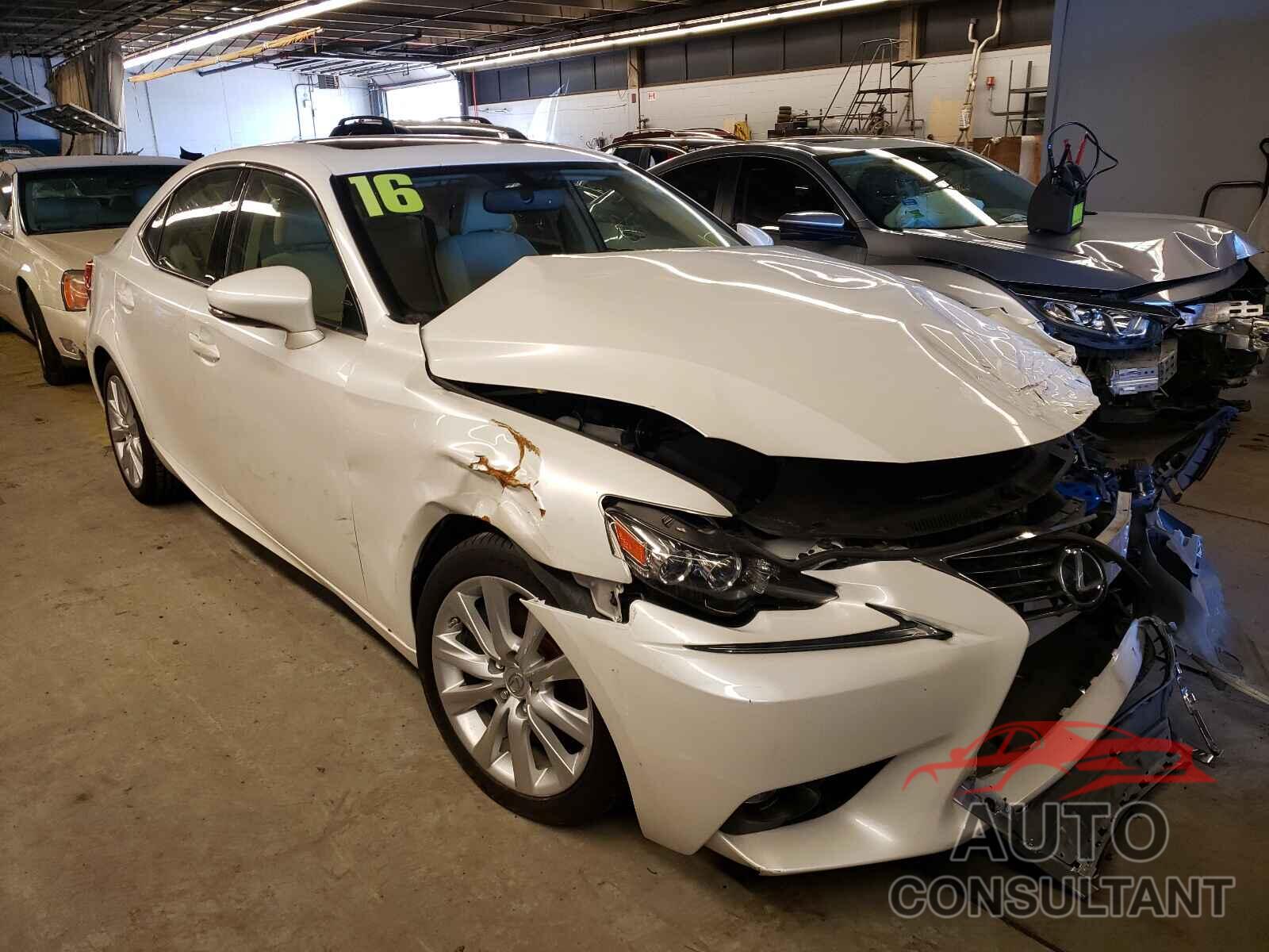 LEXUS IS 2016 - JTHBA1D21G5006117