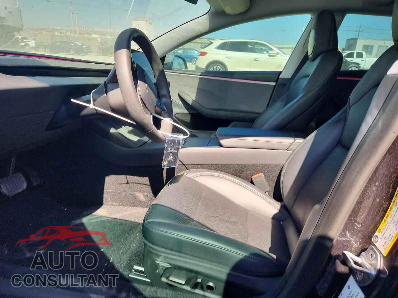 TESLA MODEL 3 2025 - 5YJ3E1EA5SF997393