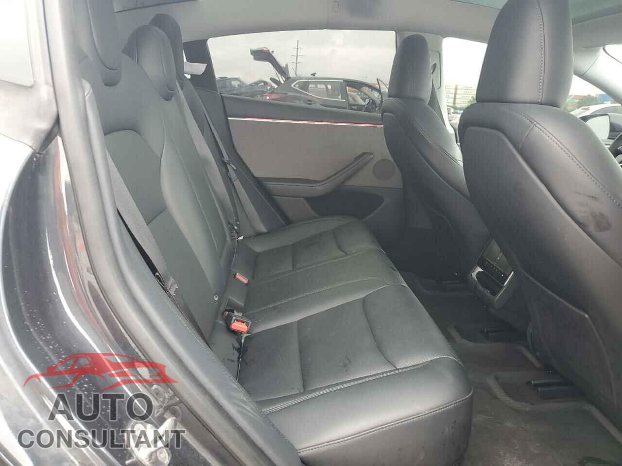 TESLA MODEL 3 2024 - 5YJ3E1EA5RF717028