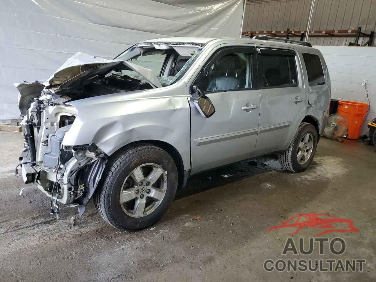 HONDA PILOT 2010 - 5FNYF4H59AB027600