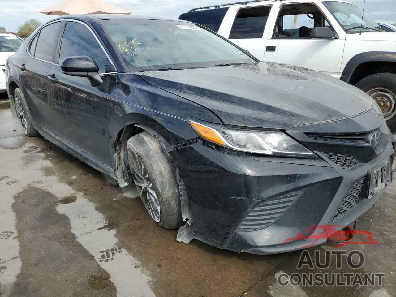 TOYOTA CAMRY 2018 - 4T1B11HK2JU065570