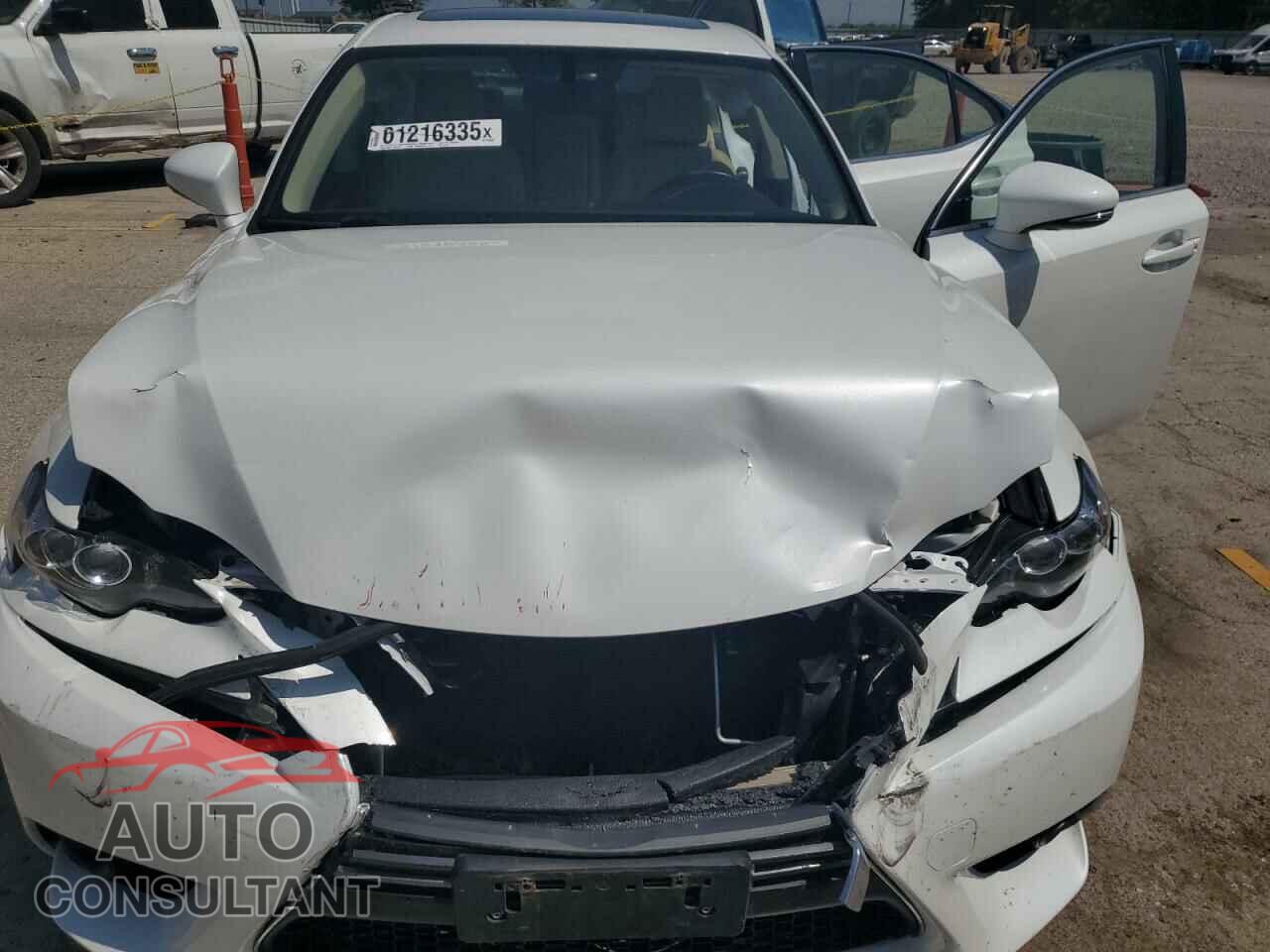LEXUS IS 2015 - JTHCF1D28F5020181