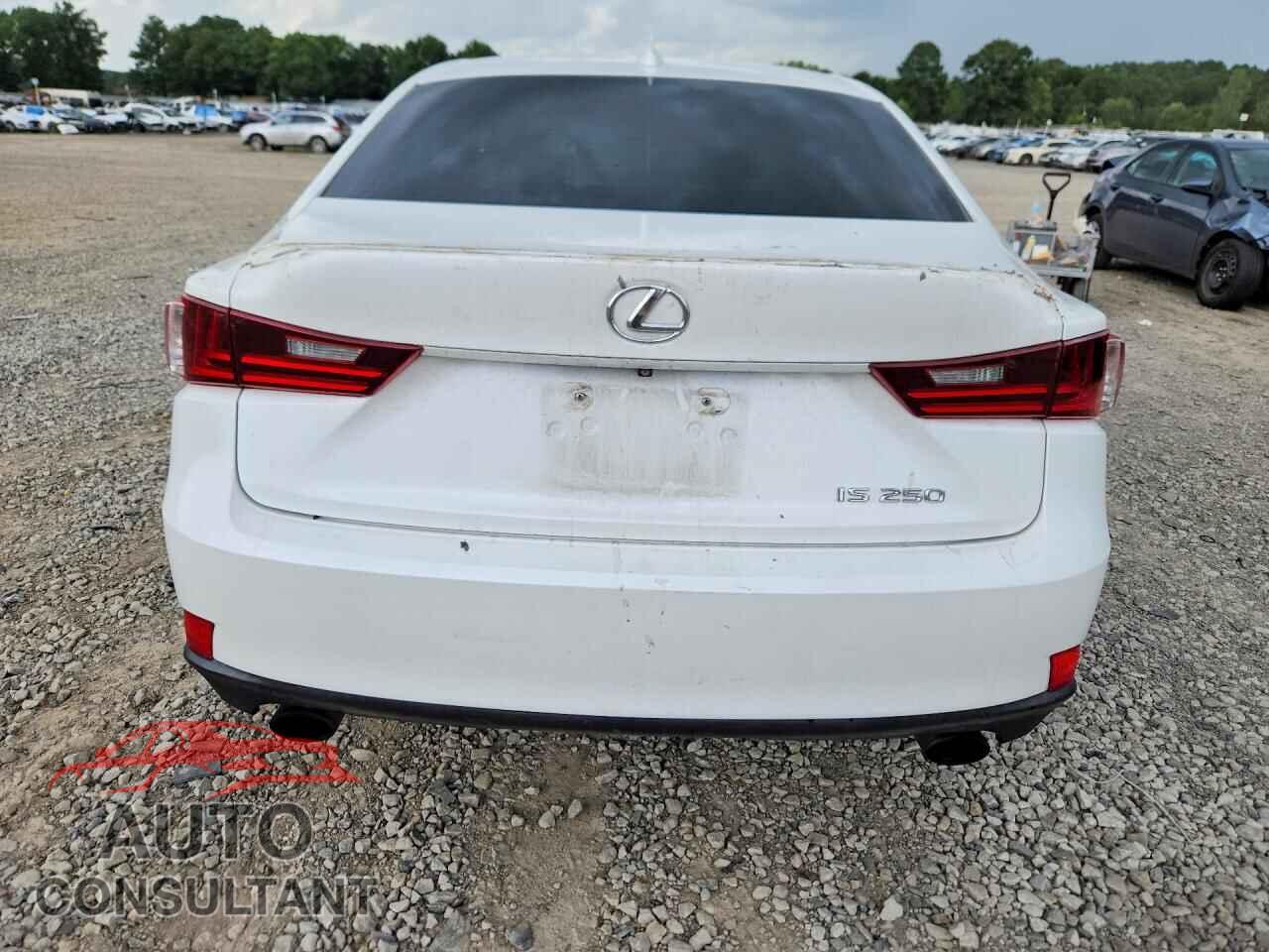 LEXUS IS 2014 - JTHBF1D29E5010821