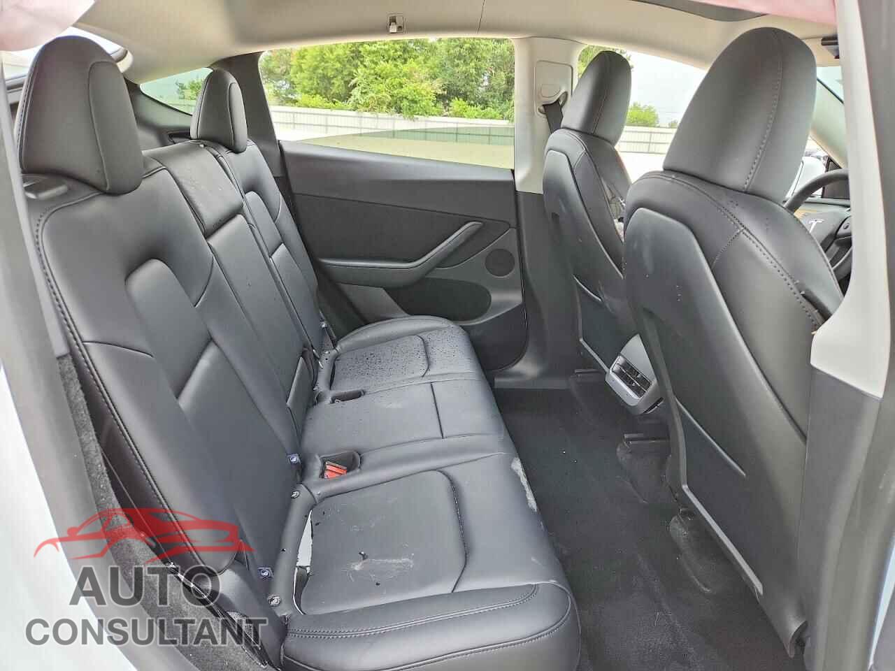 TESLA MODEL Y 2025 - 7SAYGDED1SF320873