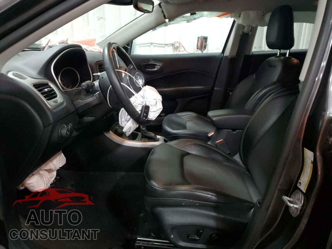 JEEP COMPASS 2019 - 3C4NJDBB4KT670391