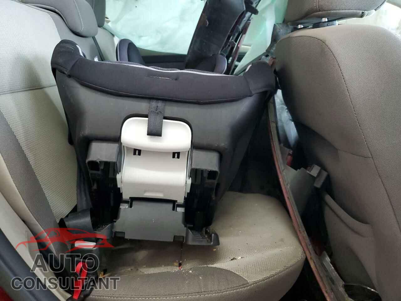 FORD FOCUS 2014 - 1FADP3F20EL228552