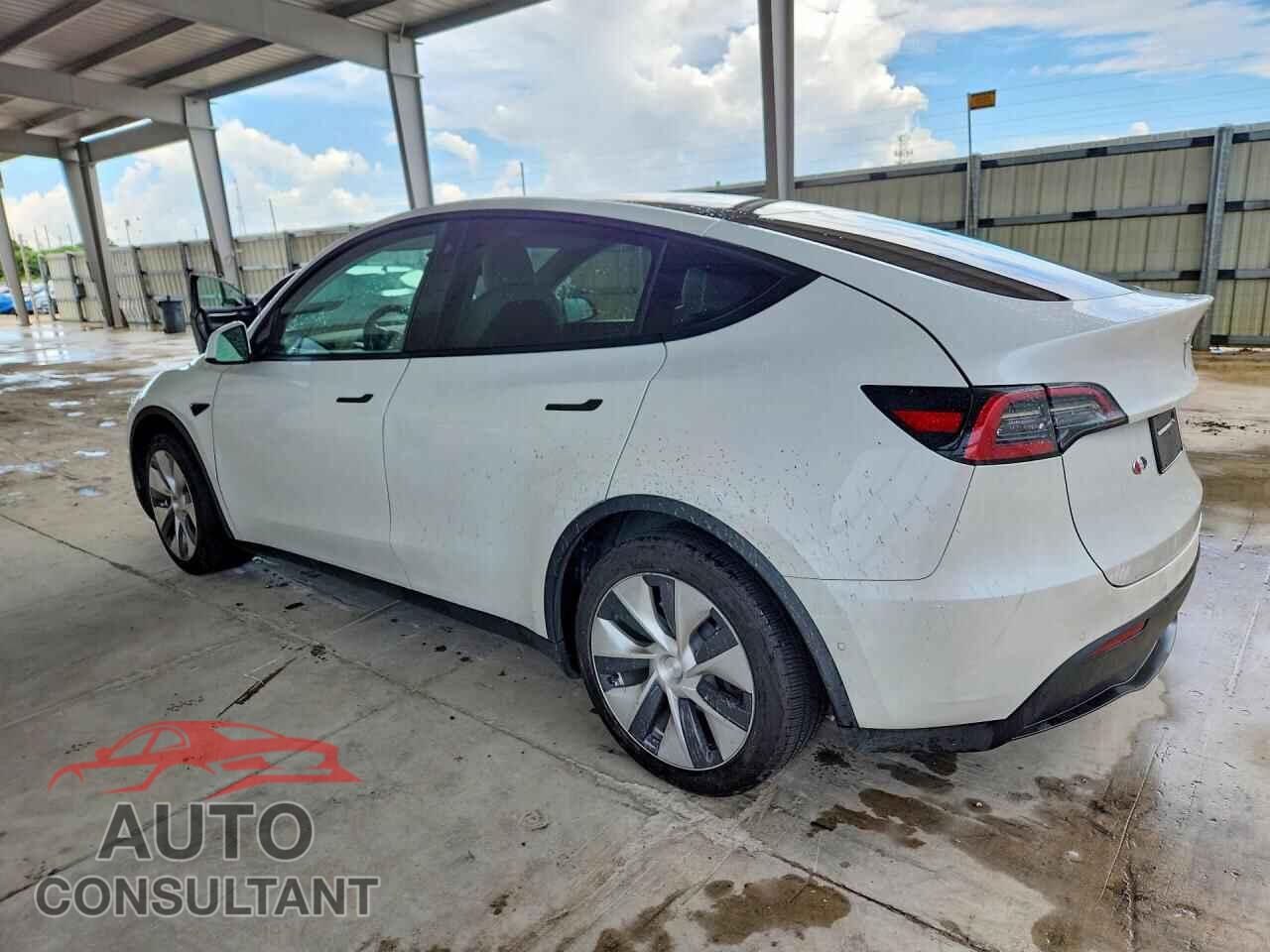 TESLA MODEL Y 2021 - 5YJYGAEE6MF257938
