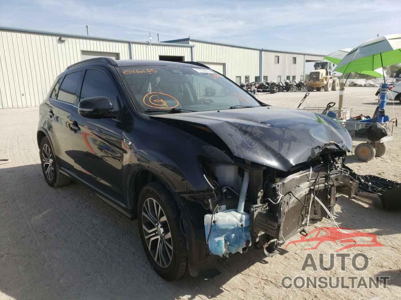 MITSUBISHI OUTLANDER 2018 - JA4AR4AW8JZ016135