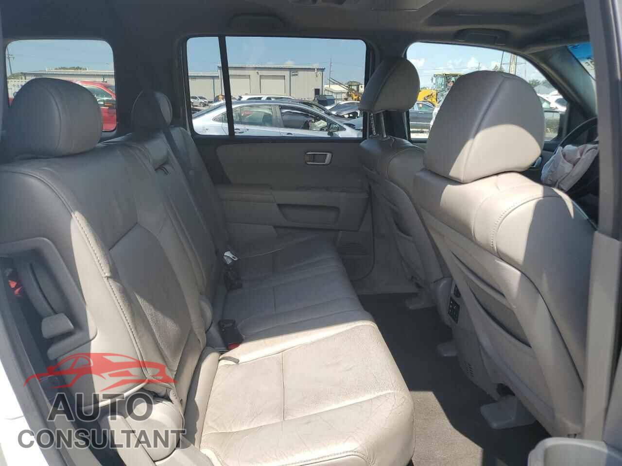 HONDA PILOT 2010 - 5FNYF4H60AB012413