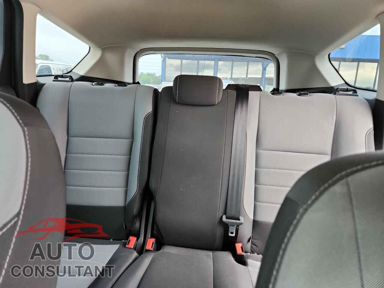FORD ESCAPE 2017 - 1FMCU0F71HUC84289