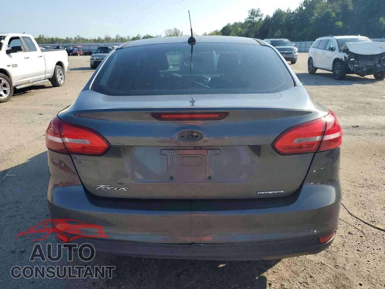 FORD FOCUS 2016 - 1FADP3E27GL350345