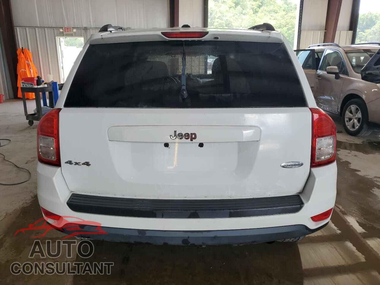 JEEP COMPASS 2011 - 1J4NF1FB5BD212983