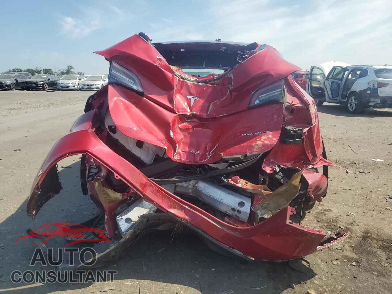 TESLA MODEL Y 2023 - 7SAYGDEE9PF707641
