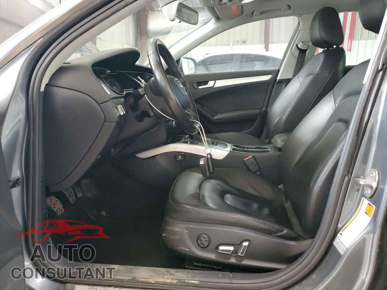 AUDI A4 2013 - WAUDFAFLXDN031009