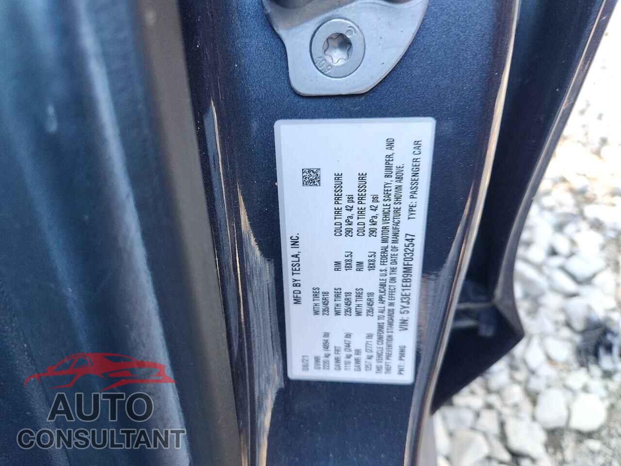 TESLA MODEL 3 2021 - 5YJ3E1EB9MF032547