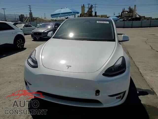 TESLA MODEL Y 2024 - 7SAYGAEE7RF101627