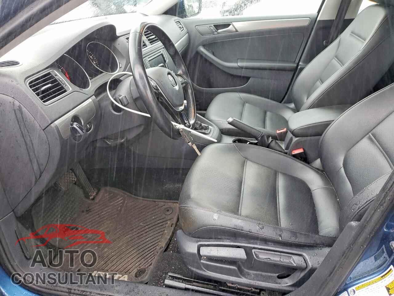 VOLKSWAGEN JETTA 2017 - 3VWDB7AJ8HM394896