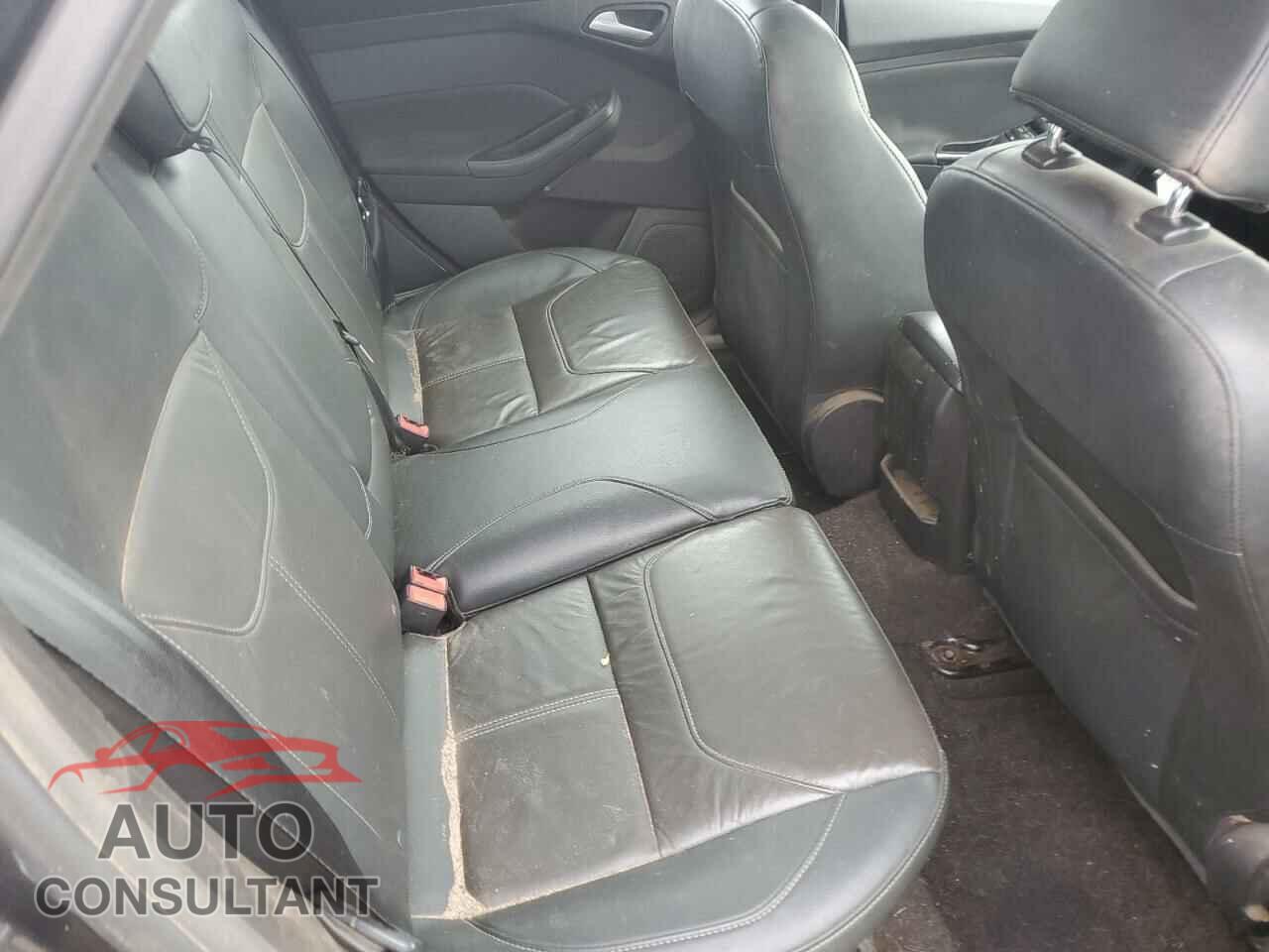FORD FOCUS 2017 - 1FADP3N29HL240527