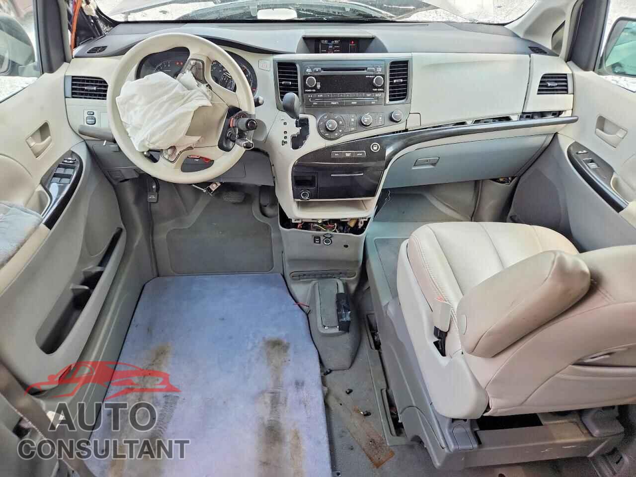 TOYOTA SIENNA 2011 - 5TDKK3DC2BS041397