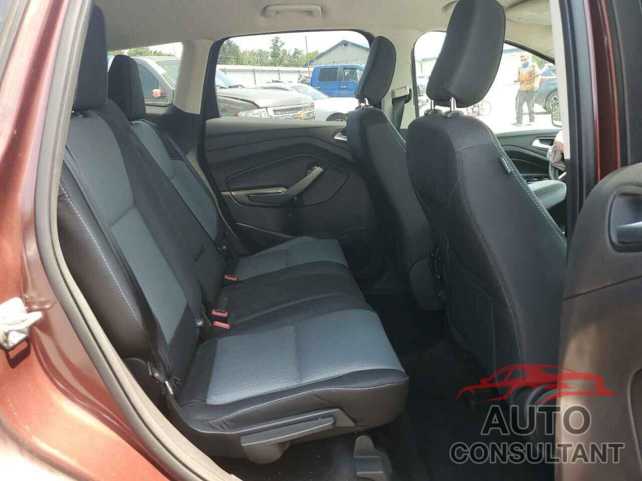 FORD ESCAPE 2018 - 1FMCU9GD7JUA15891