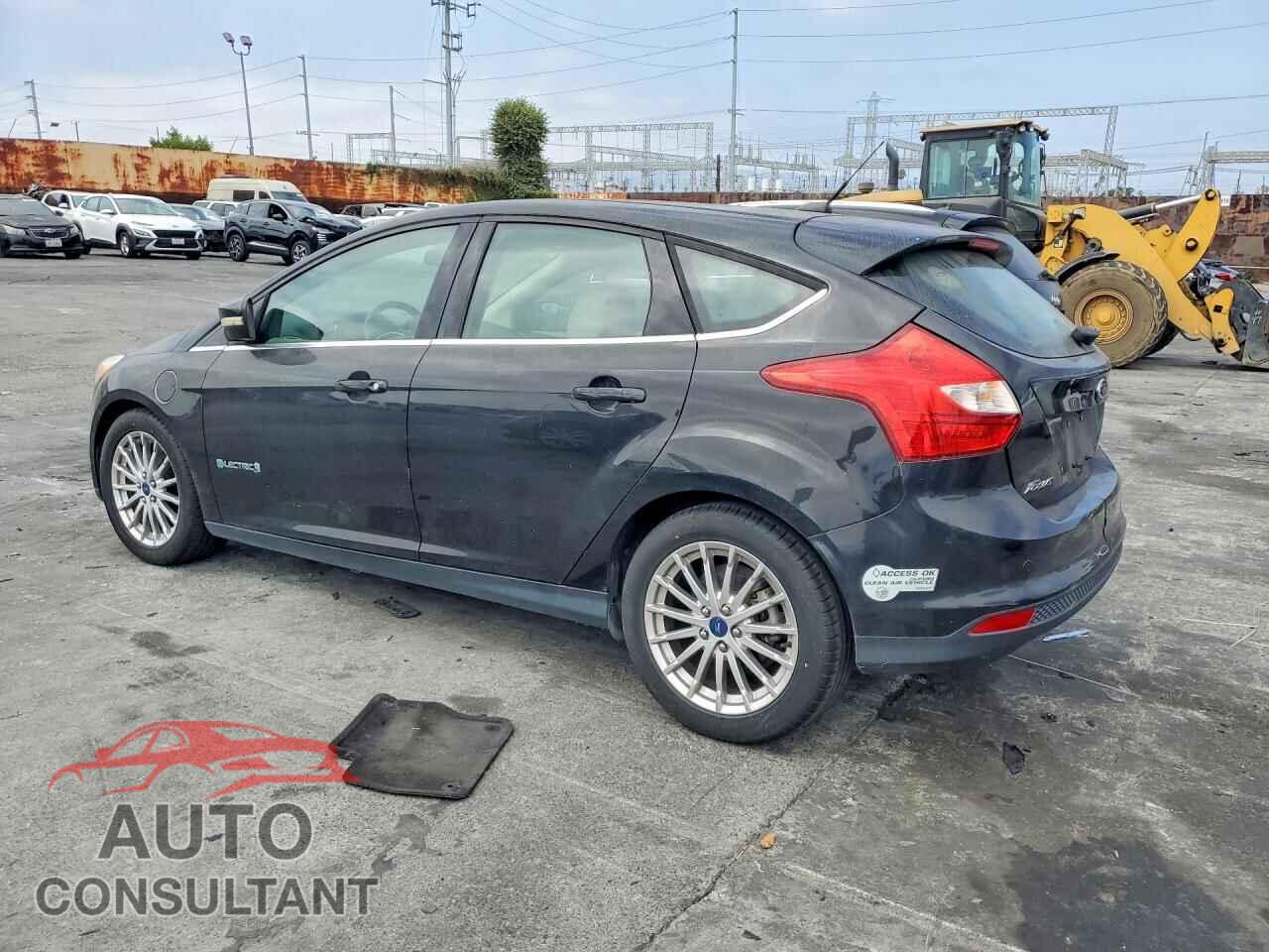 FORD FOCUS 2014 - 1FADP3R41EL111821