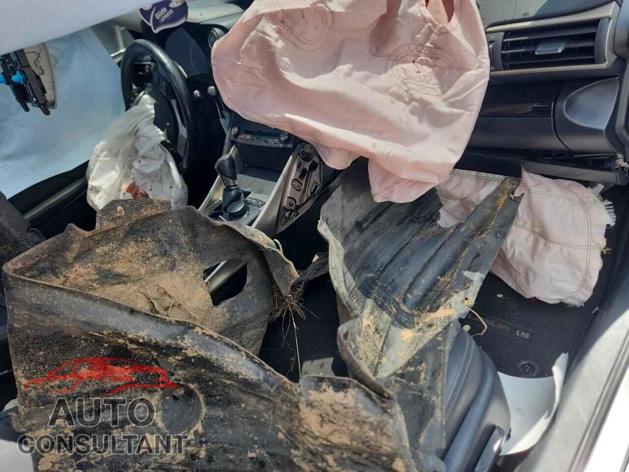 LEXUS IS 2020 - JTHAA1D24L5102085