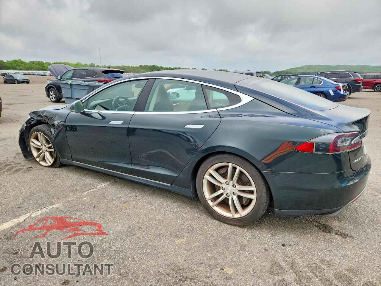 TESLA MODEL S 2013 - 5YJSA1AG0DFP12054
