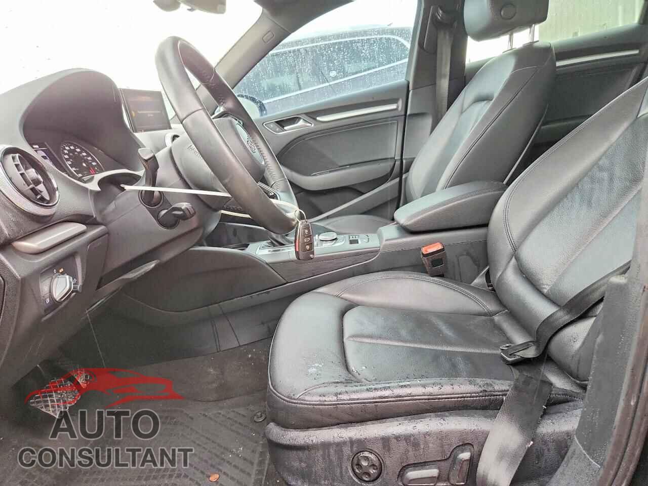AUDI A3 2018 - WAUB8GFF2J1060196