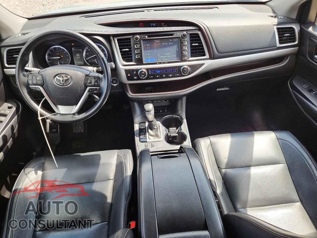 TOYOTA HIGHLANDER 2018 - 5TDJZRFH0JS488084
