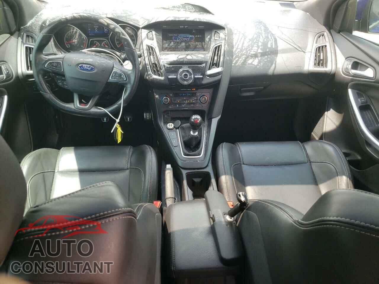 FORD FOCUS 2015 - 1FADP3L90FL366305