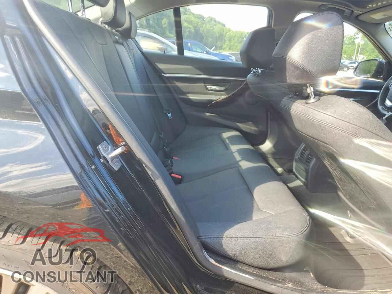 BMW 3 SERIES 2017 - WBA8A3C33HA066763