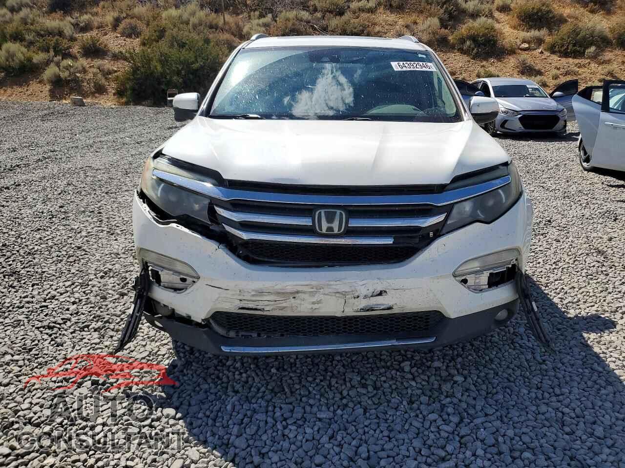 HONDA PILOT 2018 - 5FNYF6H96JB048841