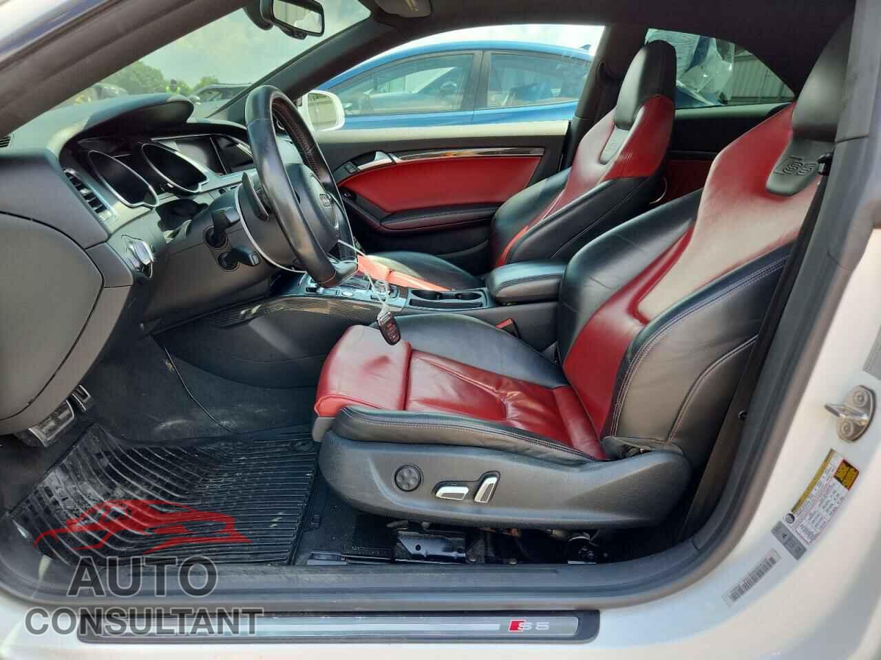 AUDI S5/RS5 2014 - WAUCGAFRXEA043196