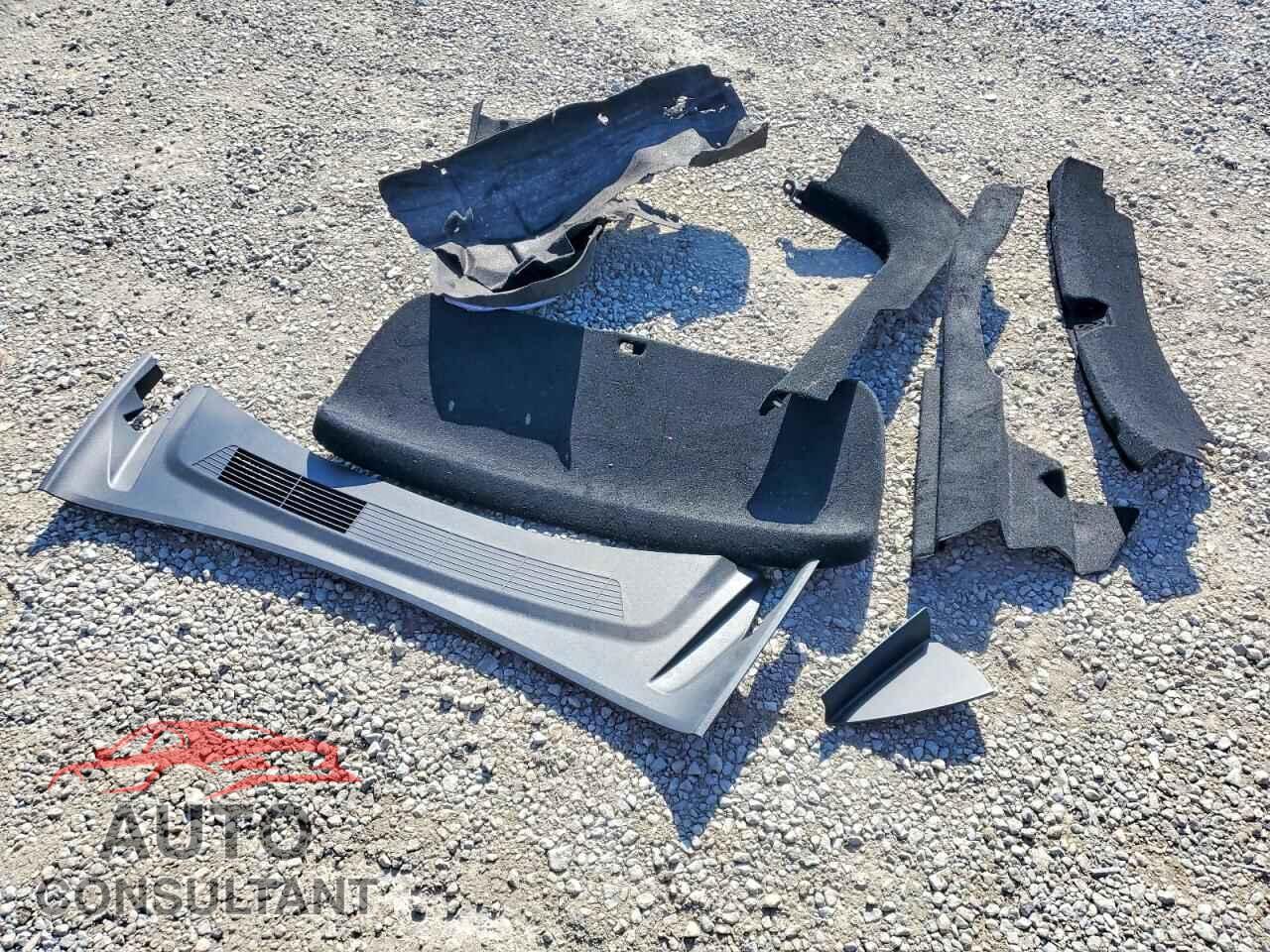 TESLA MODEL 3 2024 - 5YJ3E1EA0RF815528