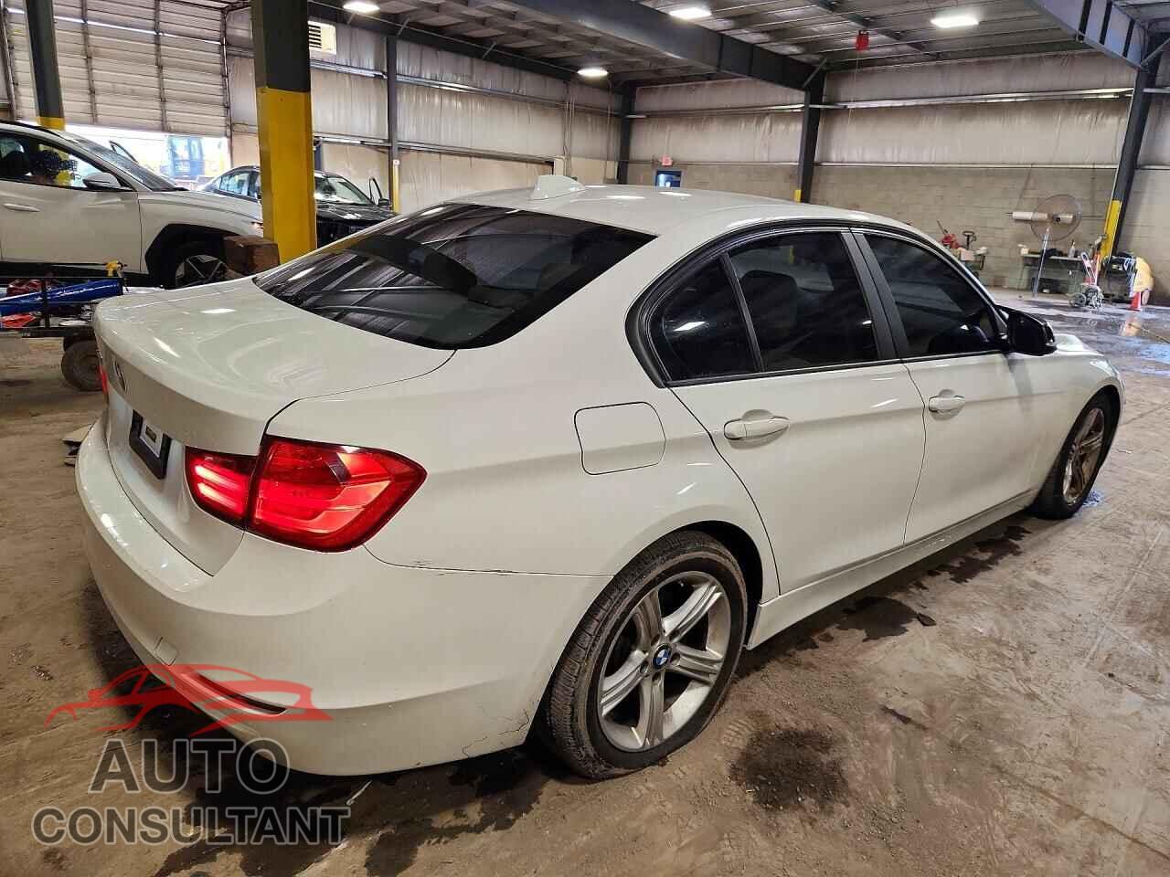 BMW 3 SERIES 2013 - WBA3C3C59DF981653