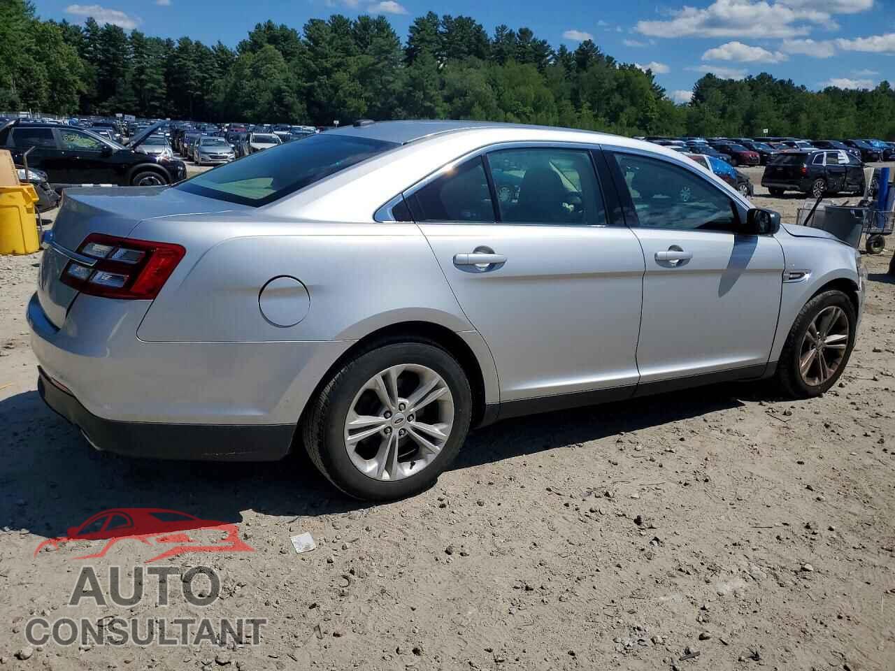 FORD TAURUS 2018 - 1FAHP2D89JG129590