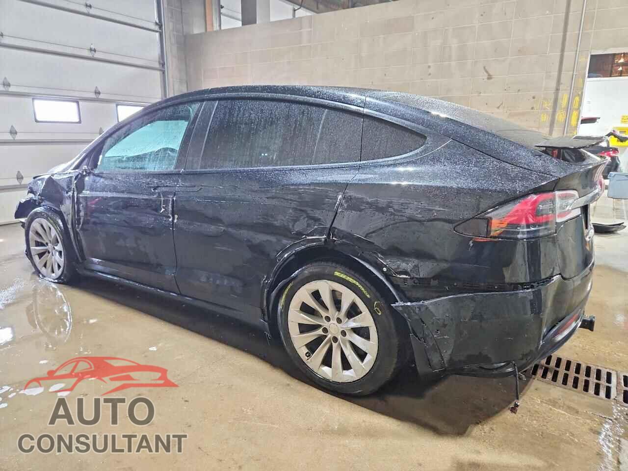 TESLA MODEL X 2018 - 5YJXCAE26JF104047