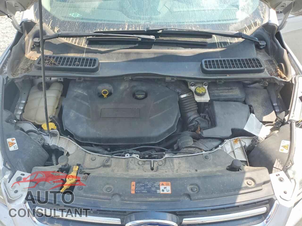 FORD ESCAPE 2015 - 1FMCU9J91FUB68942