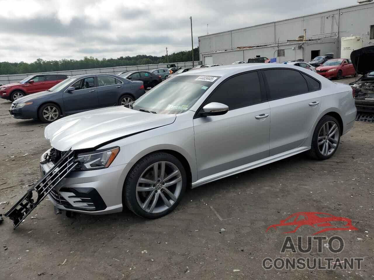 VOLKSWAGEN PASSAT 2018 - 1VWAA7A30JC019695