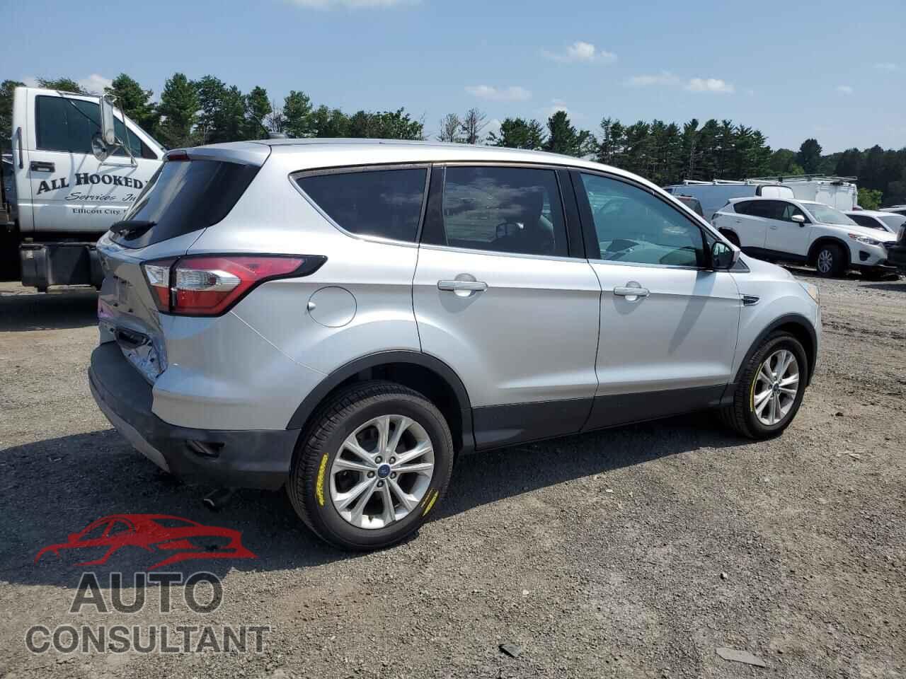 FORD ESCAPE 2017 - 1FMCU9GD1HUB99865