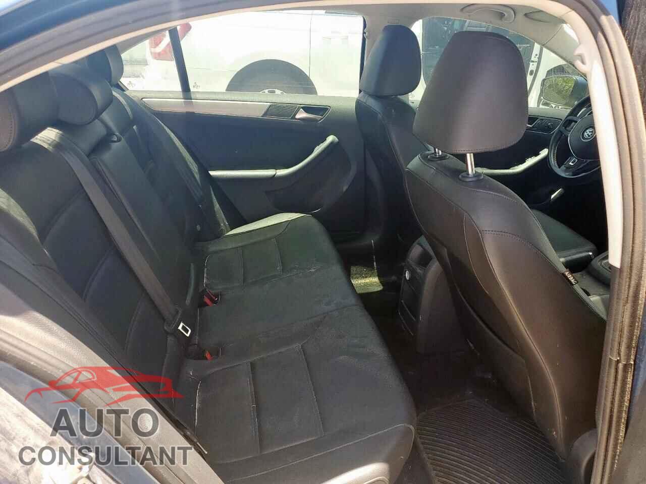 VOLKSWAGEN JETTA 2017 - 3VWDB7AJ8HM365060