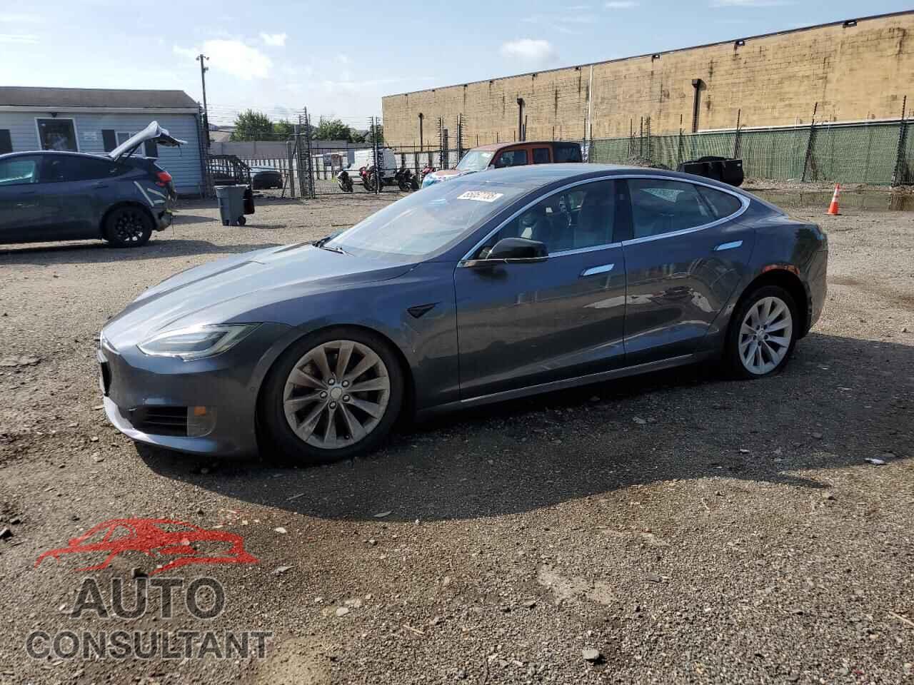 TESLA MODEL S 2017 - 5YJSA1E23HF197300