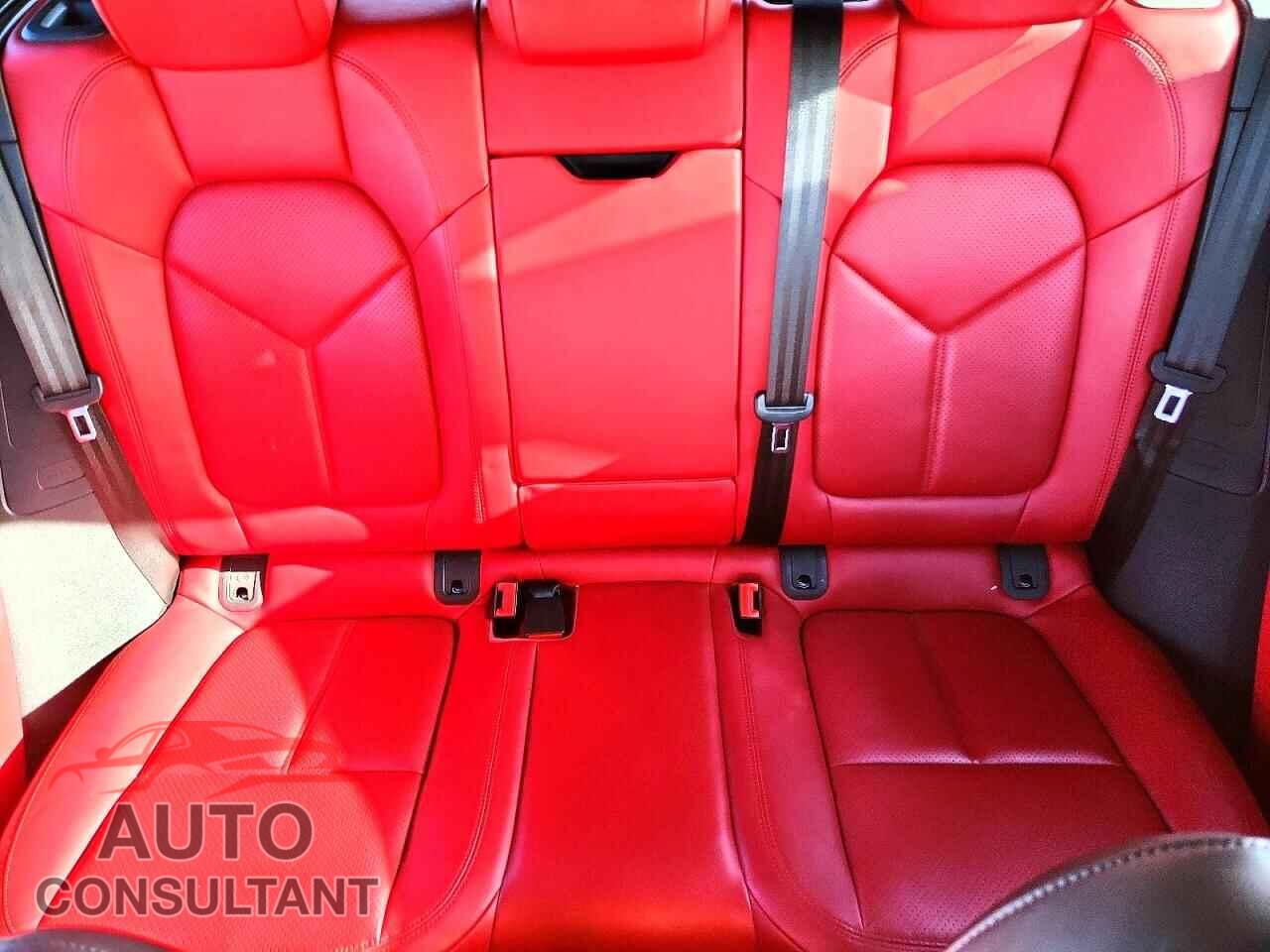 PORSCHE MACAN 2018 - WP1AF2A59JLB70445