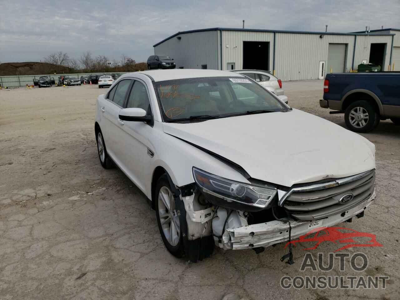 FORD TAURUS 2018 - 1FAHP2E86JG104077