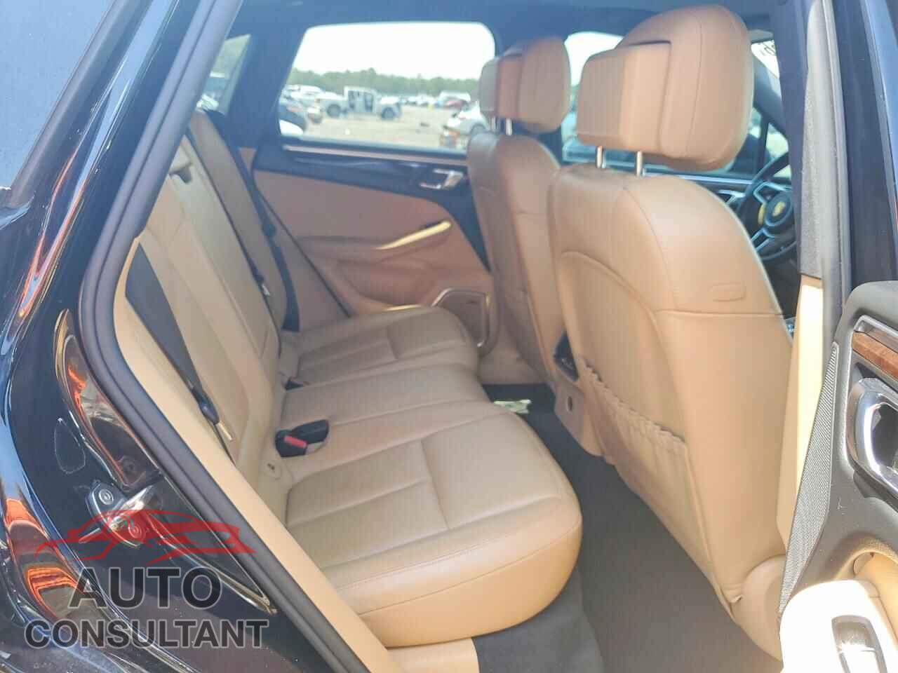 PORSCHE MACAN 2017 - WP1AA2A58HLB02789